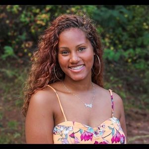 Meet your Posher, Cami